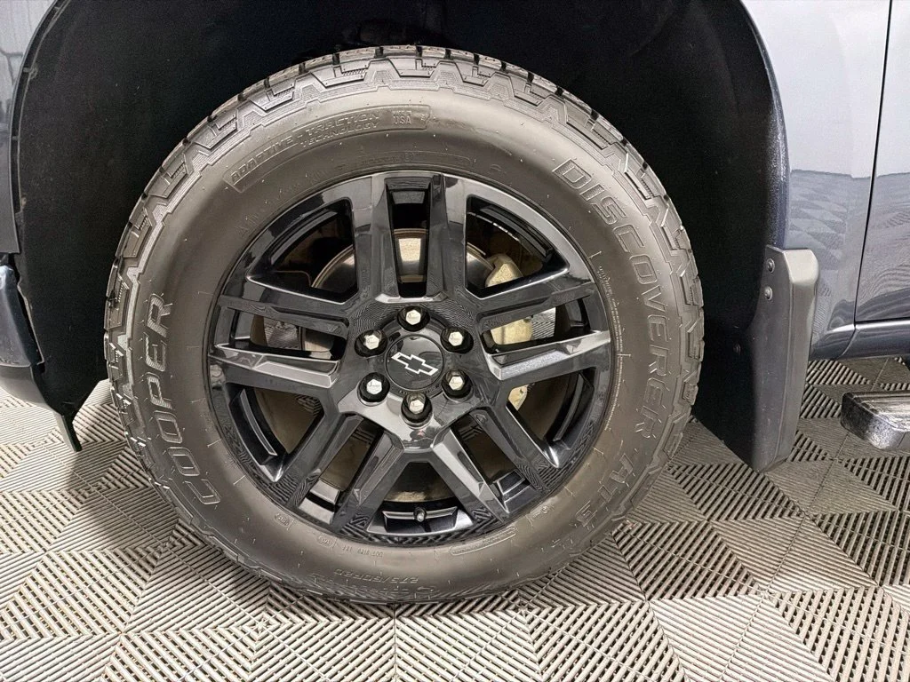 Used 2022  Chevrolet RST image 27