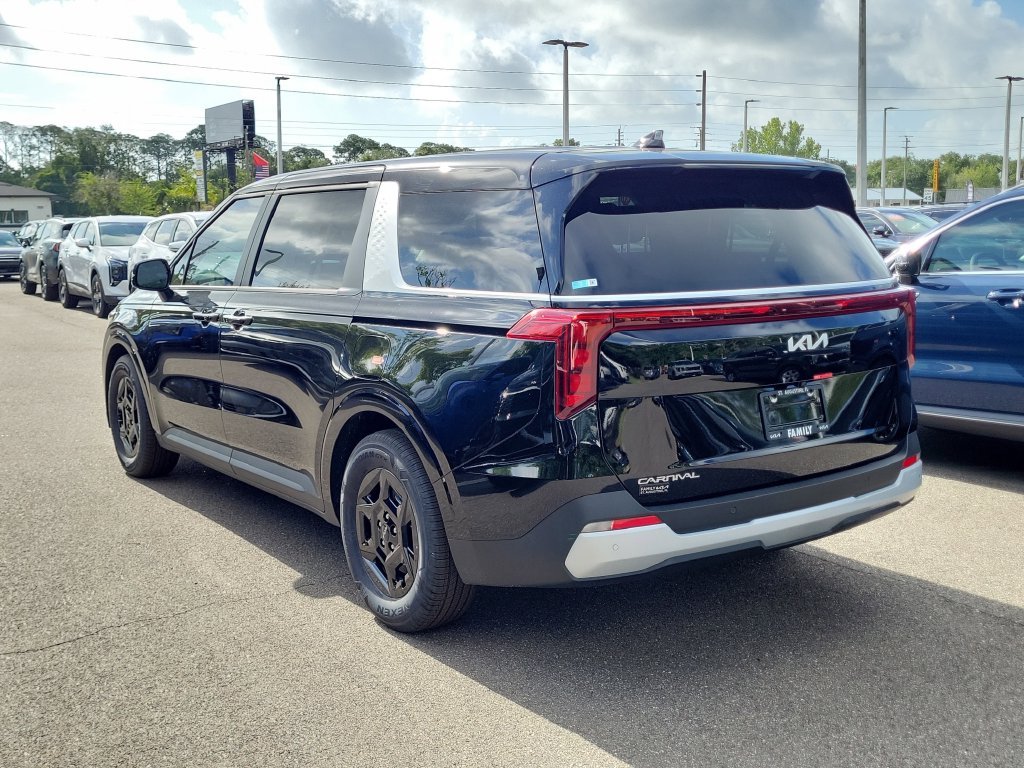 New 2026 Aurora Black Pearl Kia LXS image 4