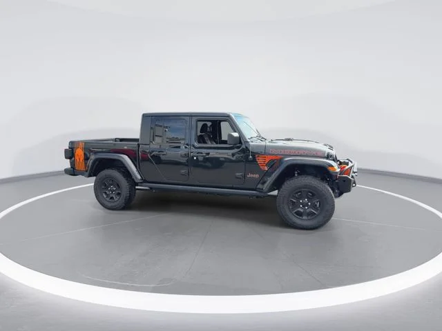 Used 2020 Black Jeep Mojave image 2