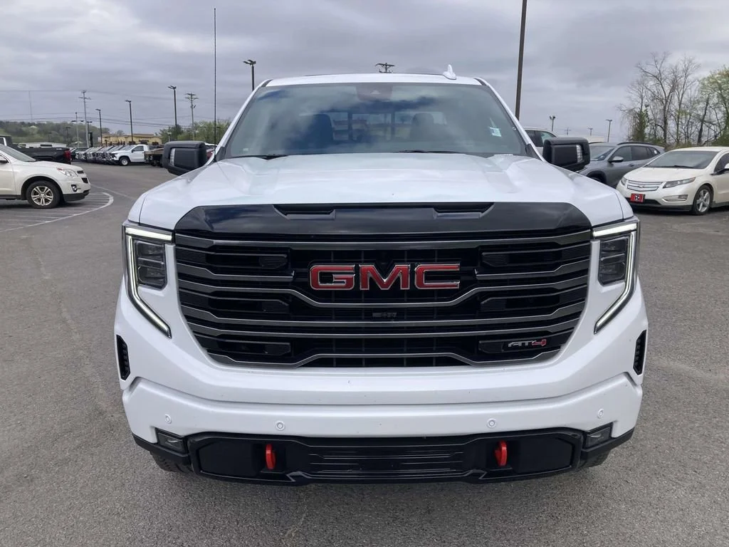 New 2026 Summit White GMC AT4 image 9