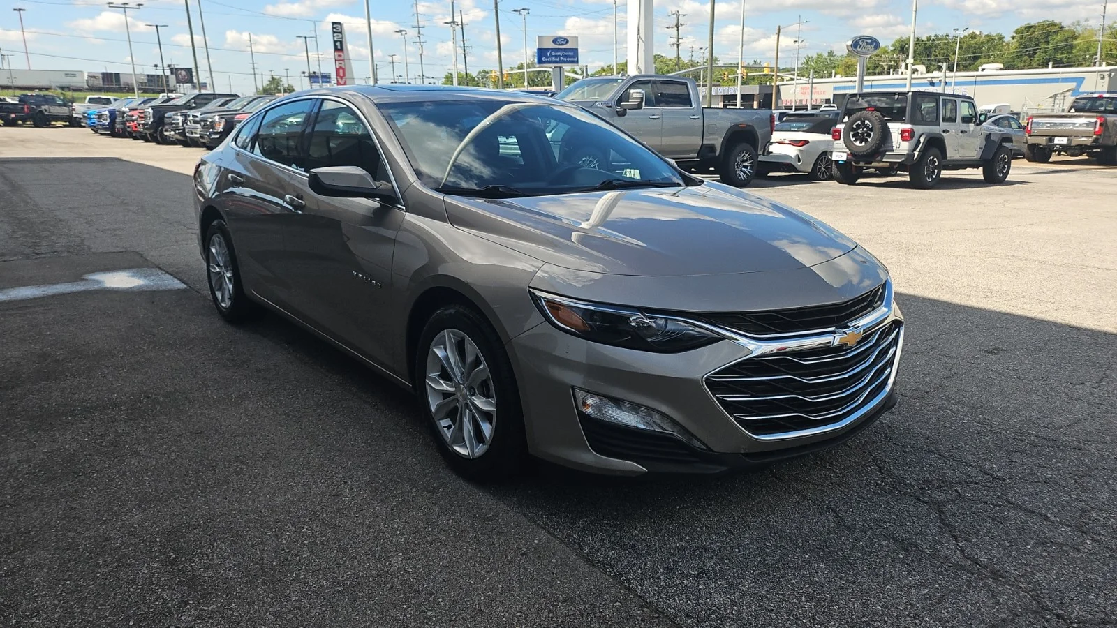 Used 2024 Gray Chevrolet LT image 6