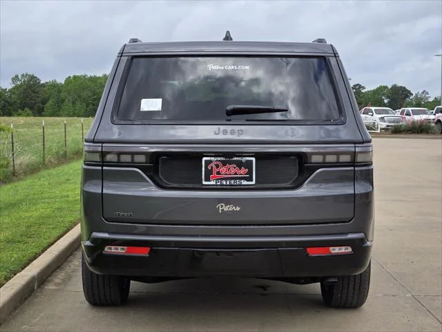 New 2026 Baltic-Gray Metallic Clear-Coat Exterior Paint Jeep Limited Altitude image 4