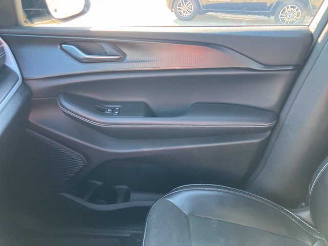 Used 2023 Silver Zynith Jeep Altitude image 20