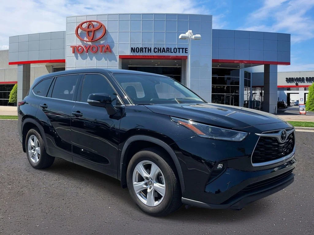 2021 Toyota Highlander LE 4x2 V6's photo