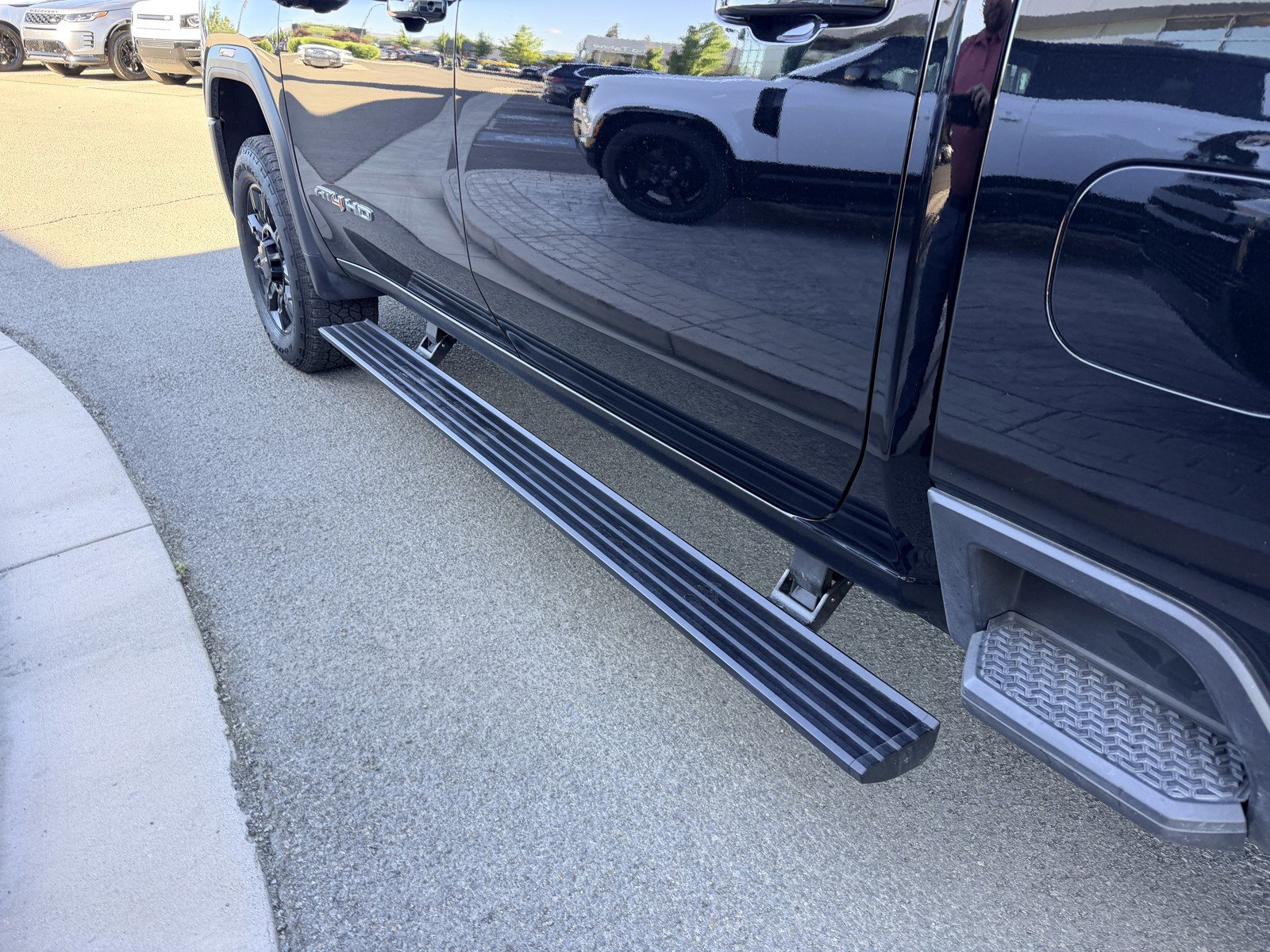 Used 2025 Black GMC AT4 image 23