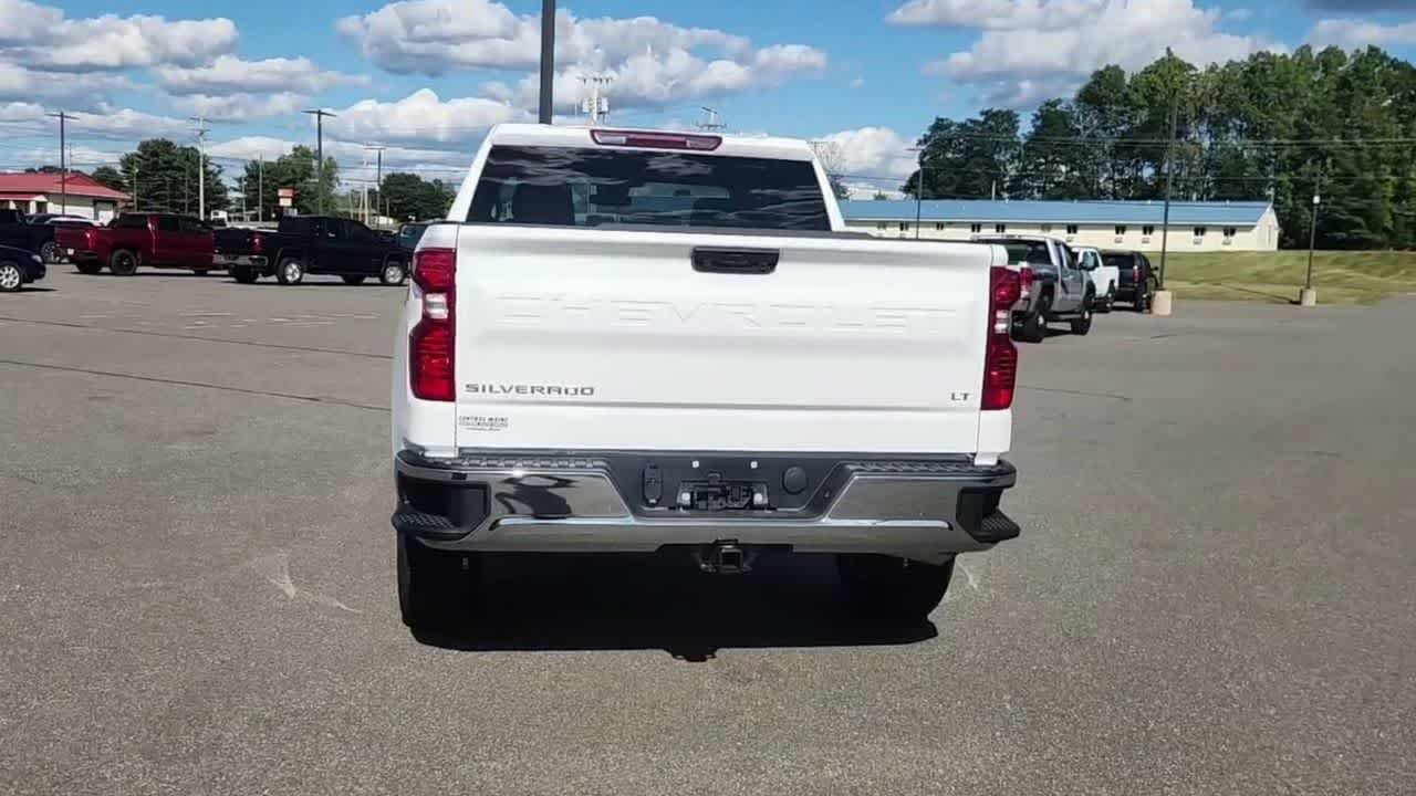 New 2026 Summit White Chevrolet LT (2FL) image 3