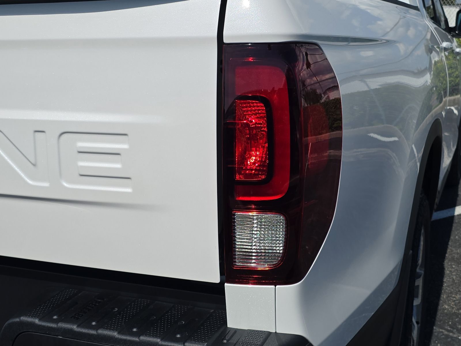 New 2026 Platinum White Pearl Honda RTL image 9