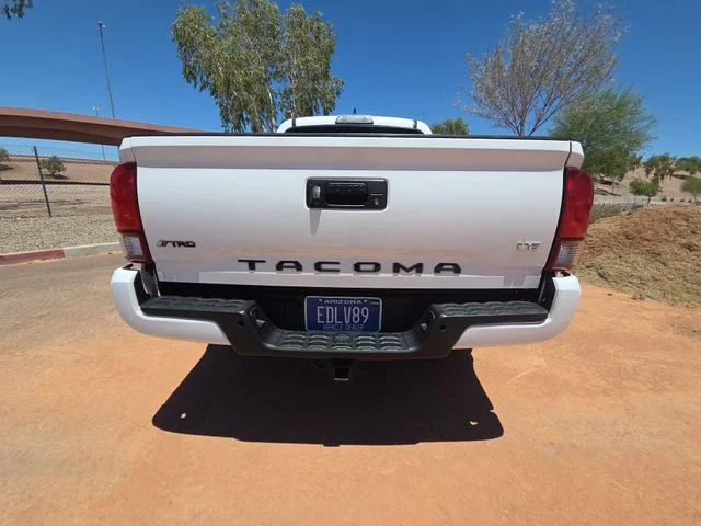 Used 2019 White Toyota SR5 image 27
