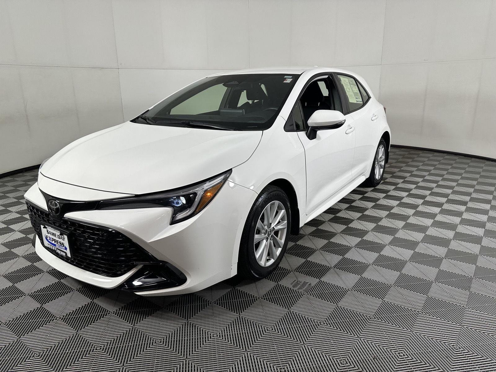 Used 2024 Ice Cap Toyota SE image 25