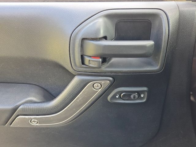 Used 2014 Gray Jeep Unlimited Sport image 29