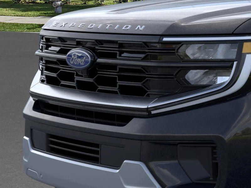 New 2025 Agate Black Metallic Ford Platinum® image 37