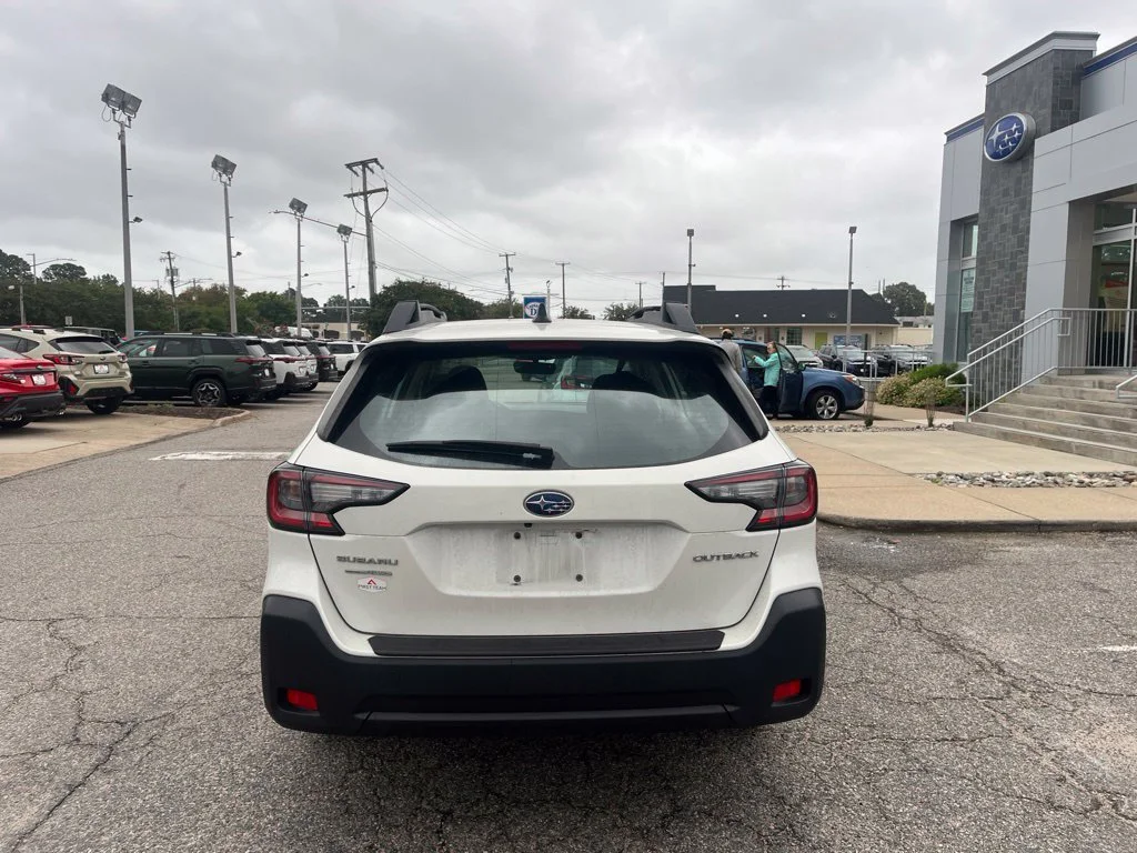 Used 2025 White Subaru 2.5i image 5