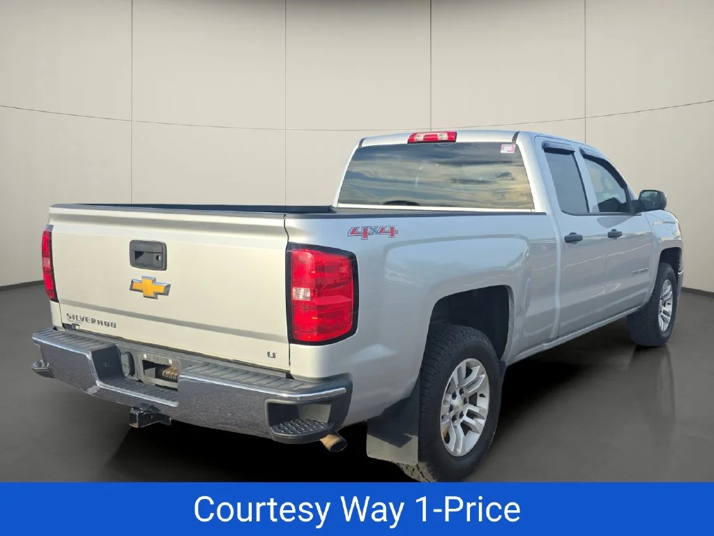 Used 2014 Silver Chevrolet LT image 10