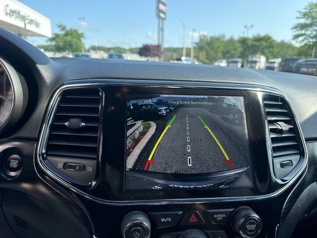 Used 2022 Gray Jeep Laredo X image 17