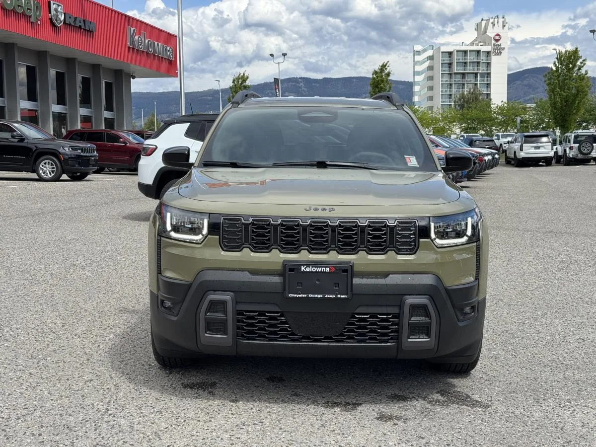 New 2026 41 (pj5) Jeep Laredo image 3