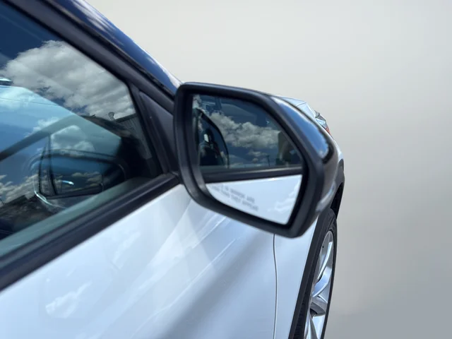 Used 2022 White Ford Platinum image 9