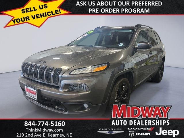 Used 2018 Gray Jeep Latitude image 1