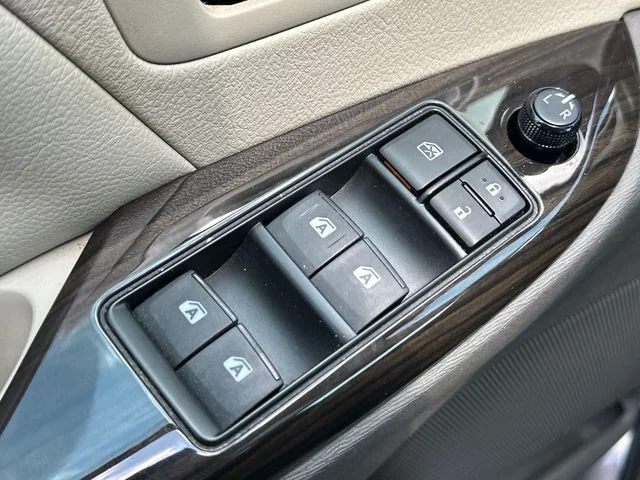 Used 2019 Gray Toyota XLE image 14