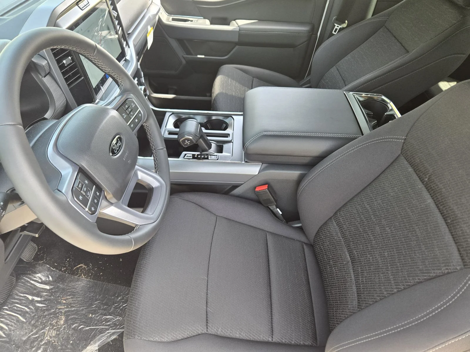New 2026 Oxford White Ford XLT image 8