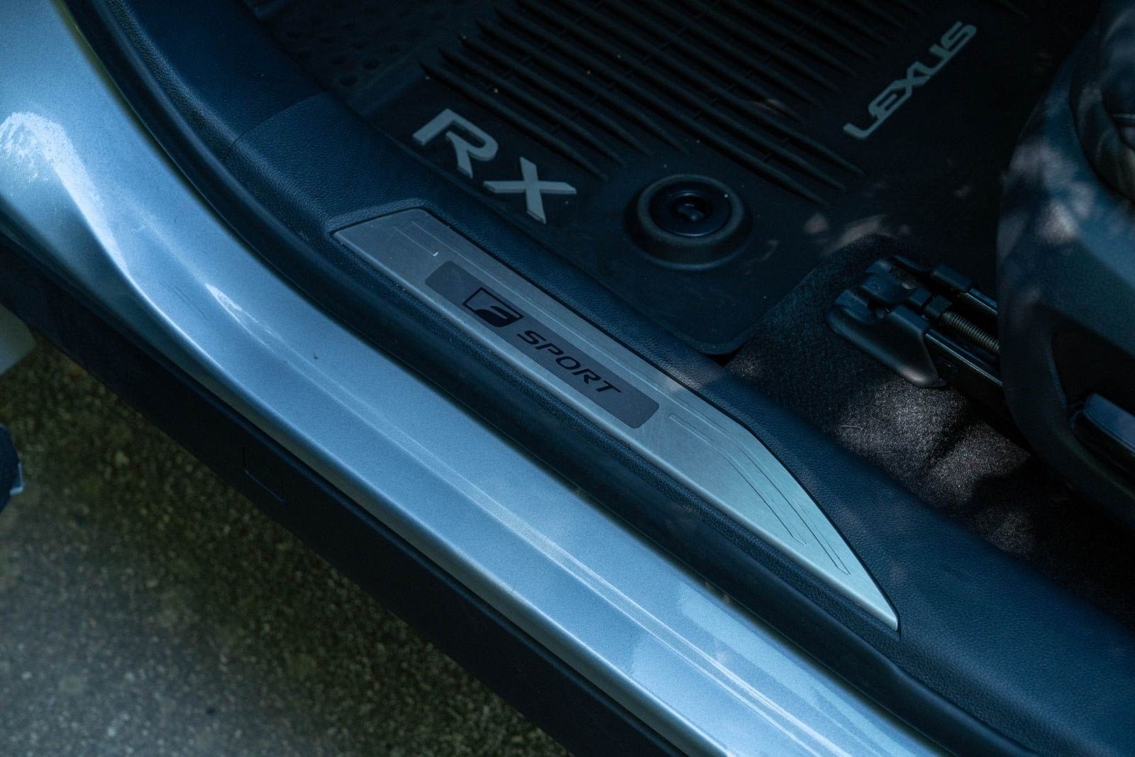 Used 2024 Iridium Lexus 500h F SPORT Performance image 18