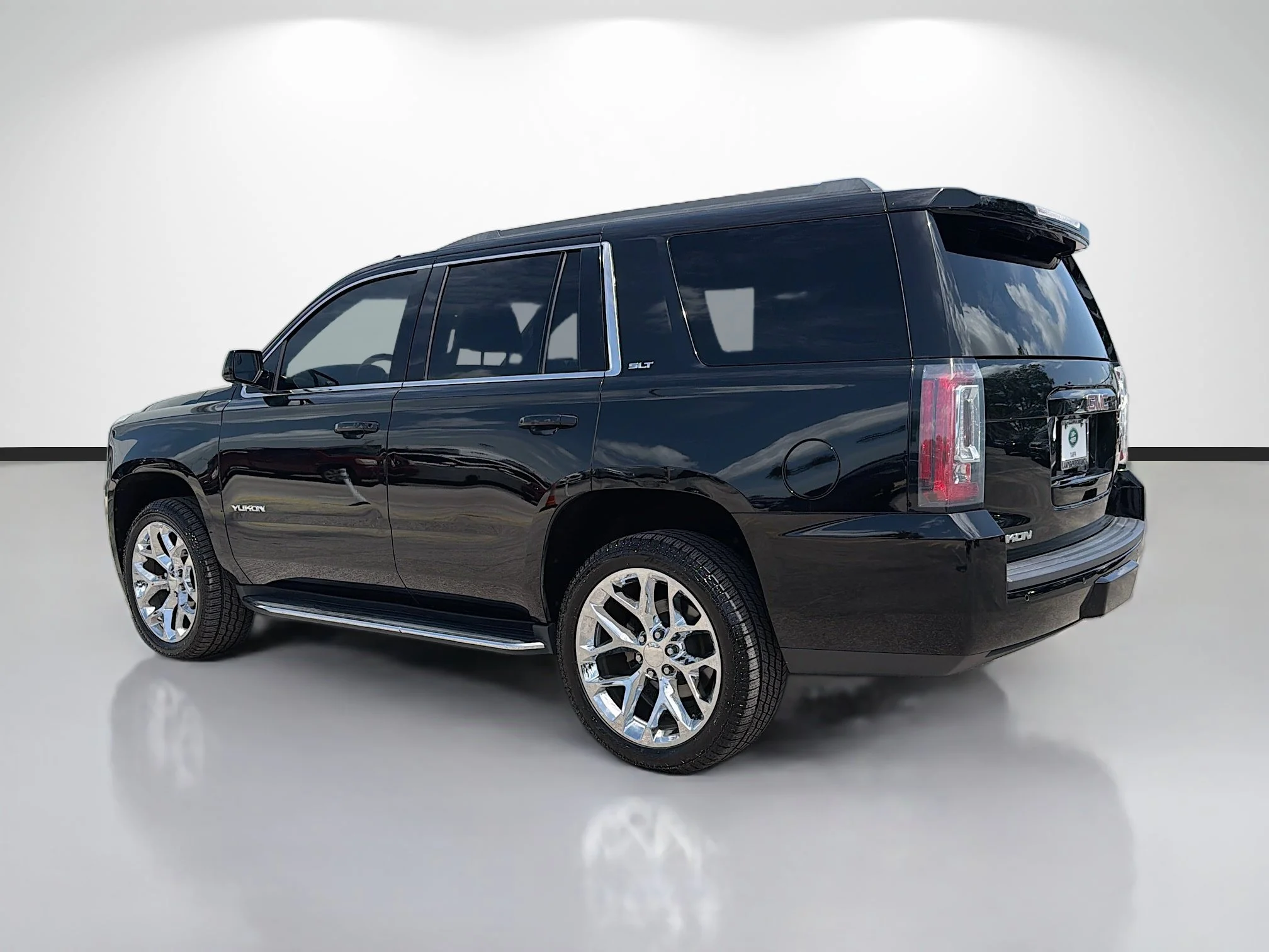 Used 2019 Onyx Black GMC SLT Standard Edition image 3