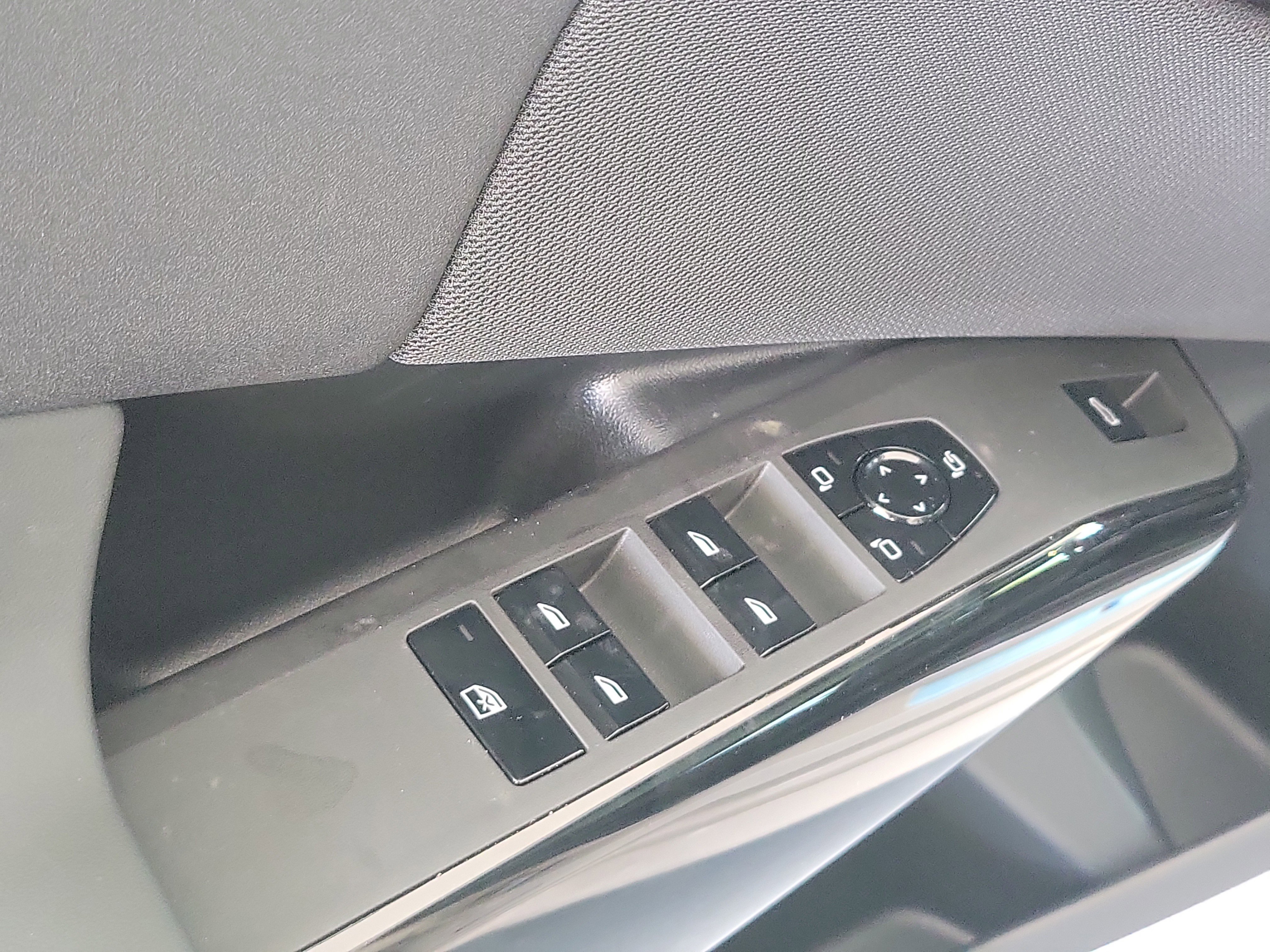 New 2026 Dune Grey Metallic BMW M50 xDrive image 20