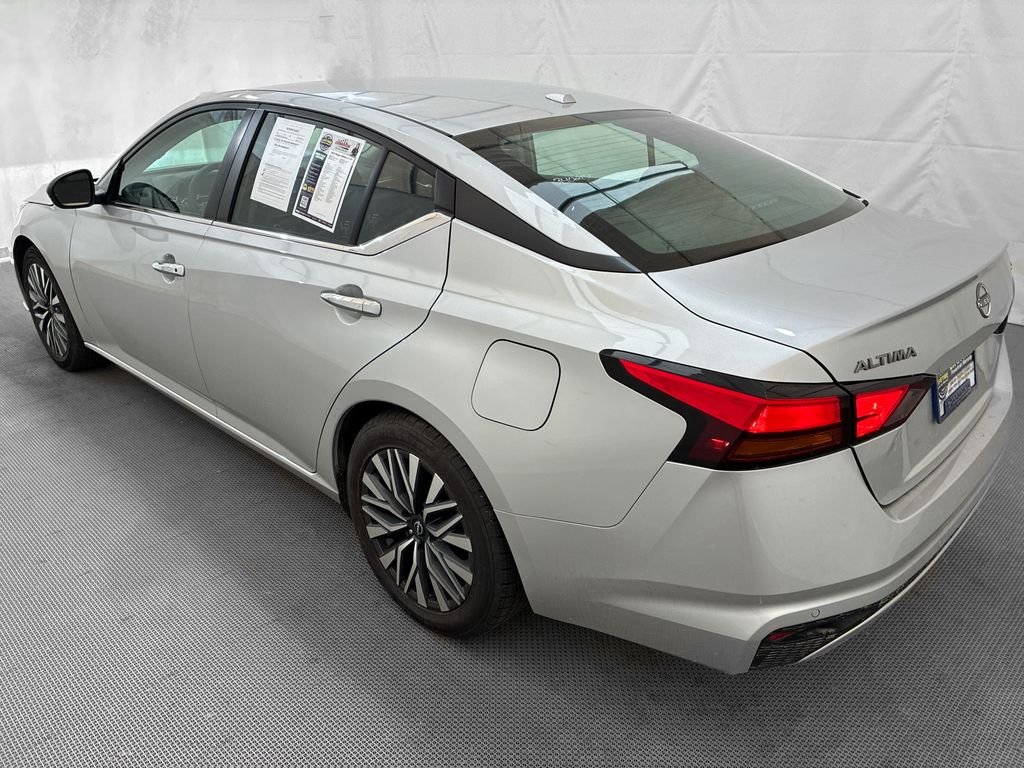 Used 2024 Silver Nissan 2.5 SV image 5