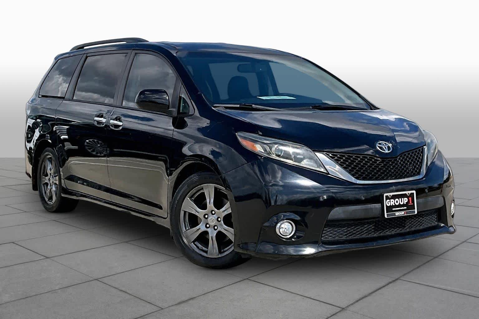 Used 2017 Midnight Black Metallic Toyota SE image 3