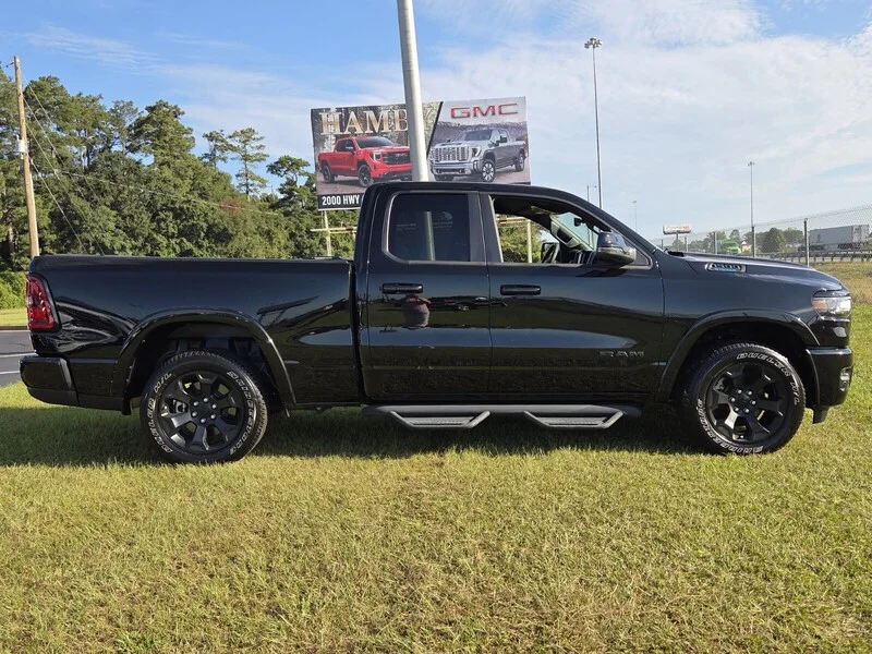 Used 2025 Diamond Black RAM BIG HORN image 15