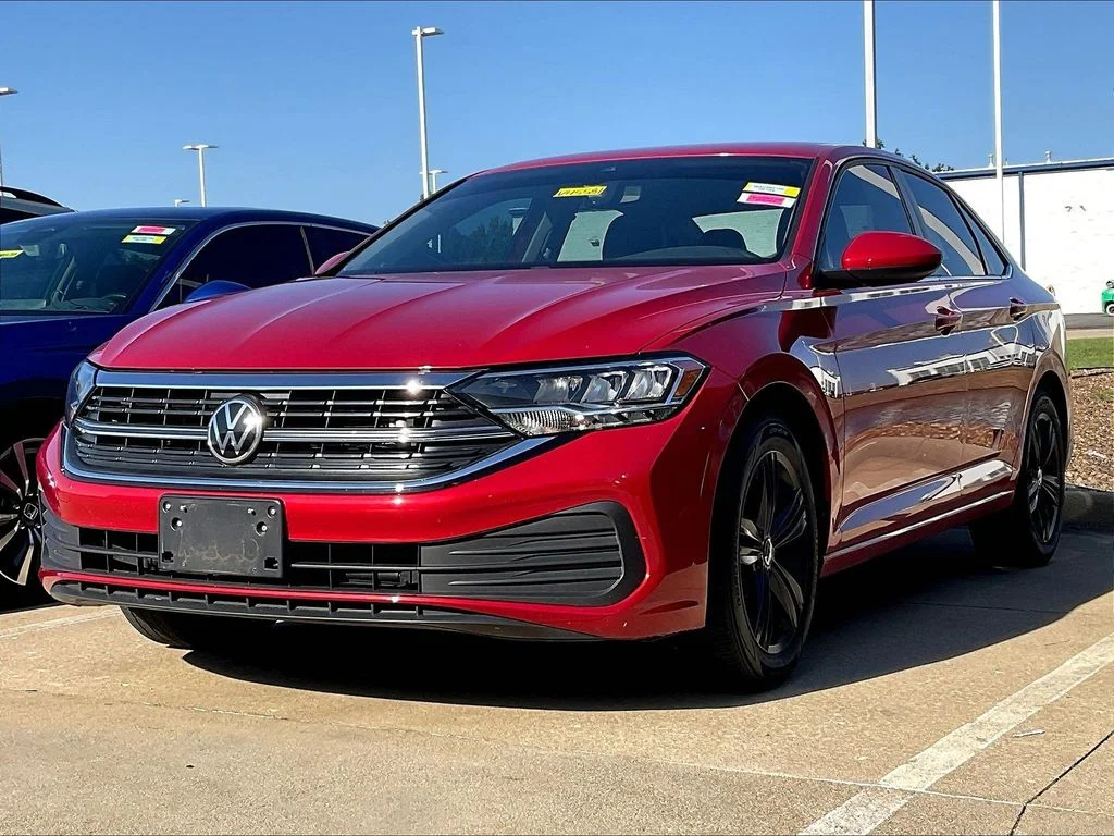 Used 2023 Red Volkswagen 1.5T SE image 4