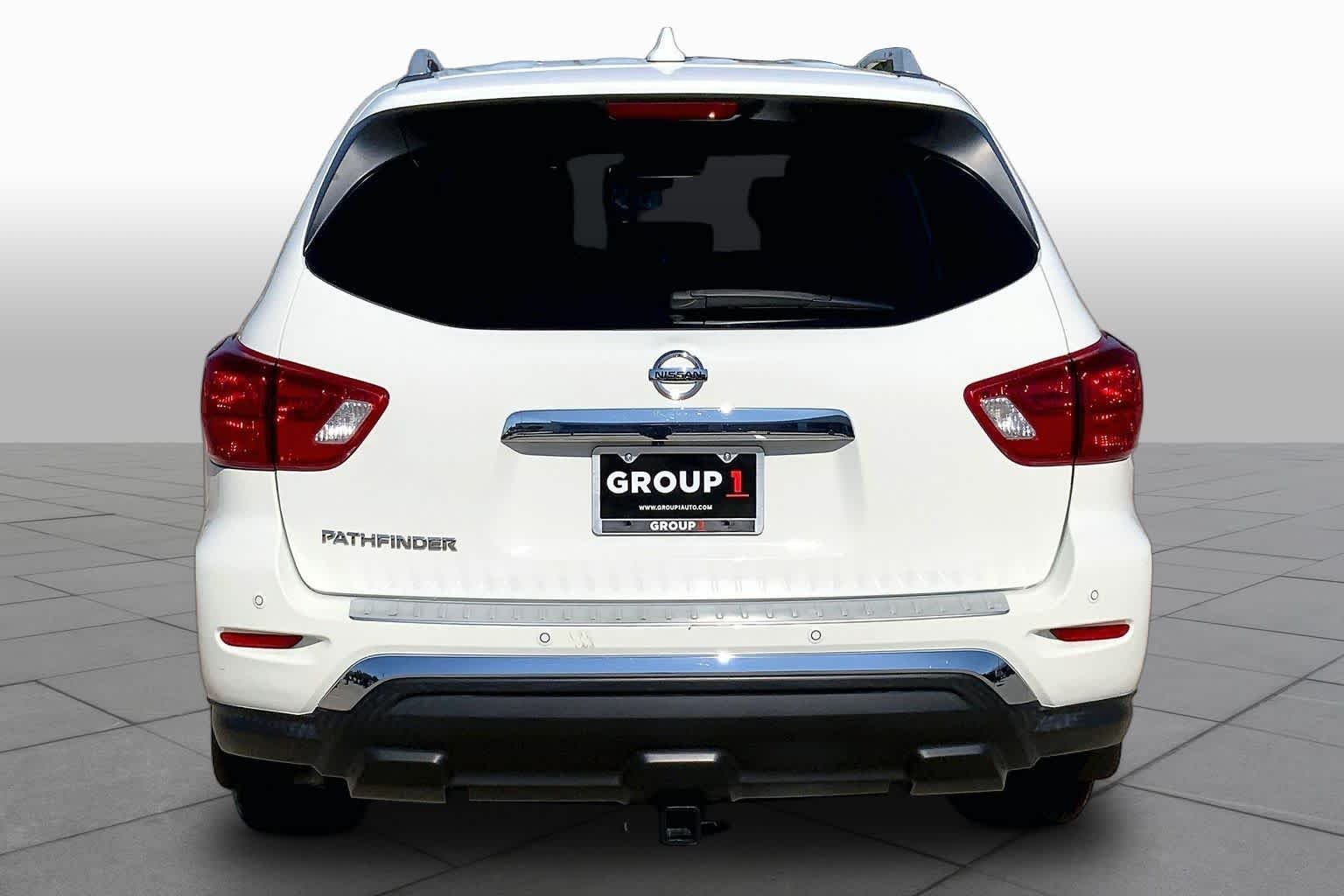 Used 2020 Glacier White Nissan S image 5