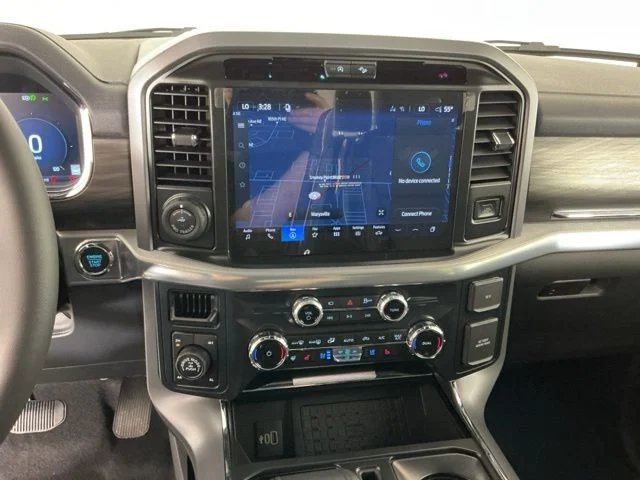 New 2026 Star White Metallic Tri-Coat Ford Lariat image 19