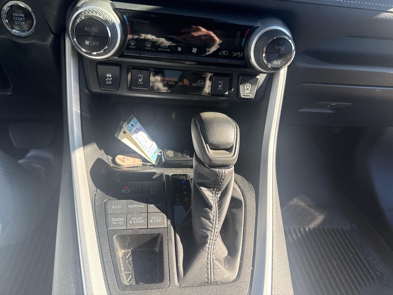 Used 2022 Midnight Black Metallic Toyota XLE image 18