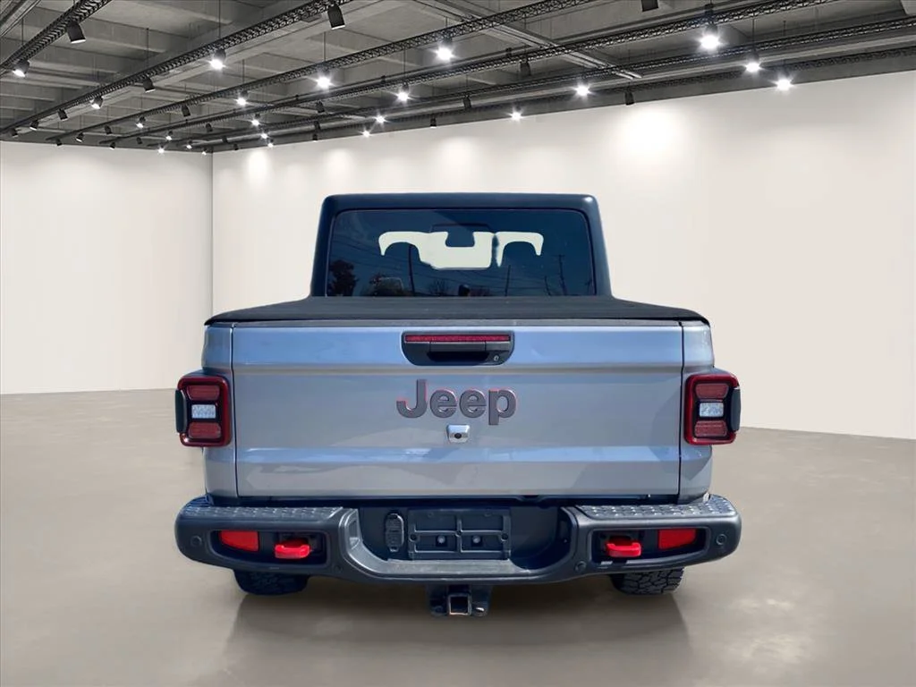 Used 2020 Billet Silver Metallic Clearcoat Jeep Rubicon image 6