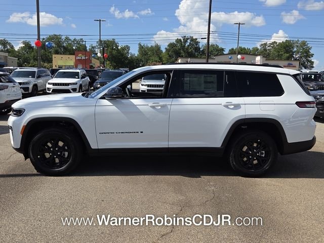 New 2026 Bright White Clearcoat Jeep Altitude image 4
