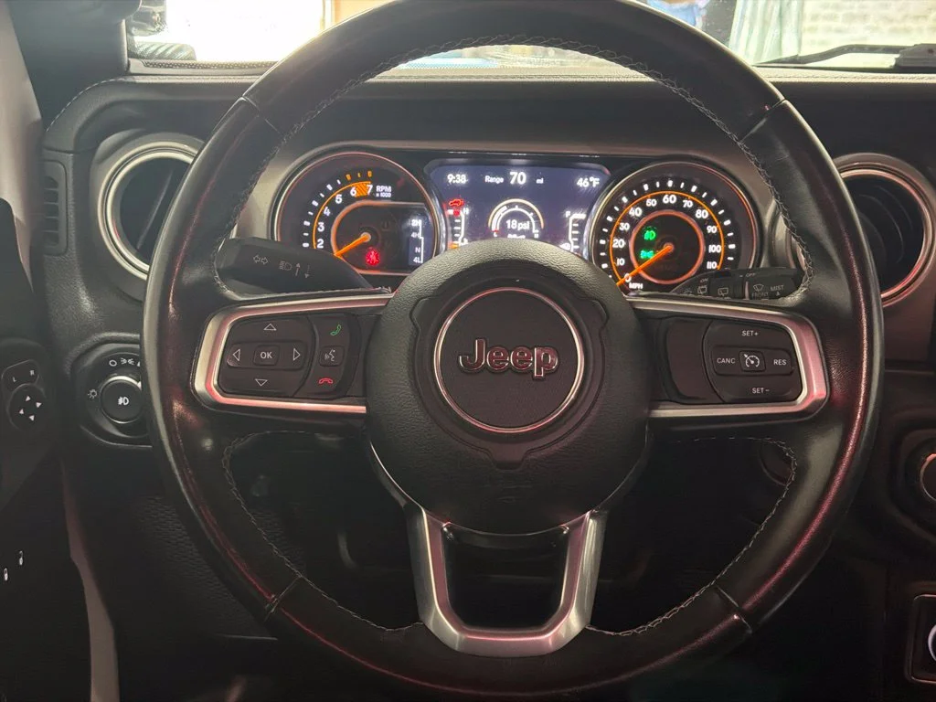 Used 2019 Bright White Clearcoat Jeep Unlimited Sahara image 22