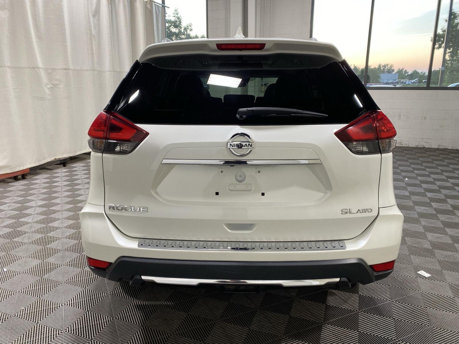 Used 2017 Pearl White Nissan SL image 6