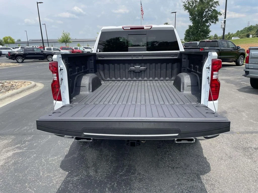 New 2026 Summit White Chevrolet LT image 13