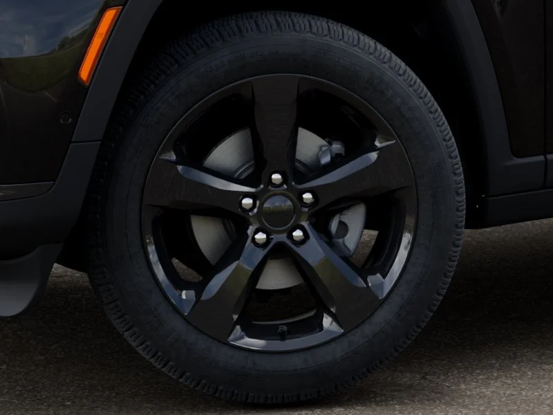 New 2025 Diamond Black Crystal Pearl-Coat Exterior Paint Jeep Limited image 44