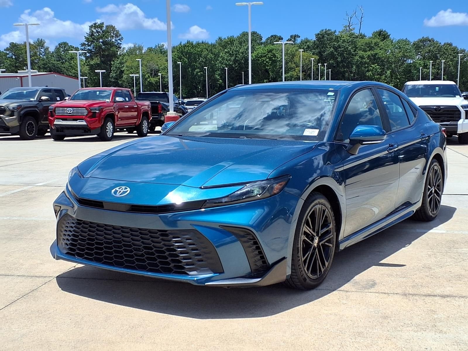 Certified Used 2025 Ocean Toyota SE image 3