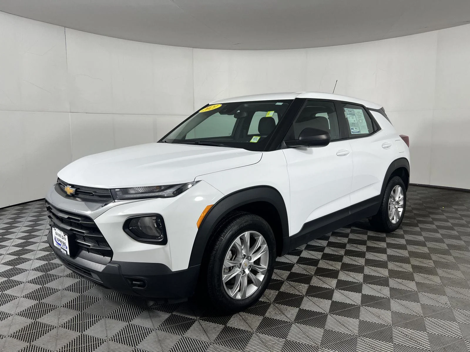 Used 2021 SUMMIT WHITE Chevrolet LS image 14