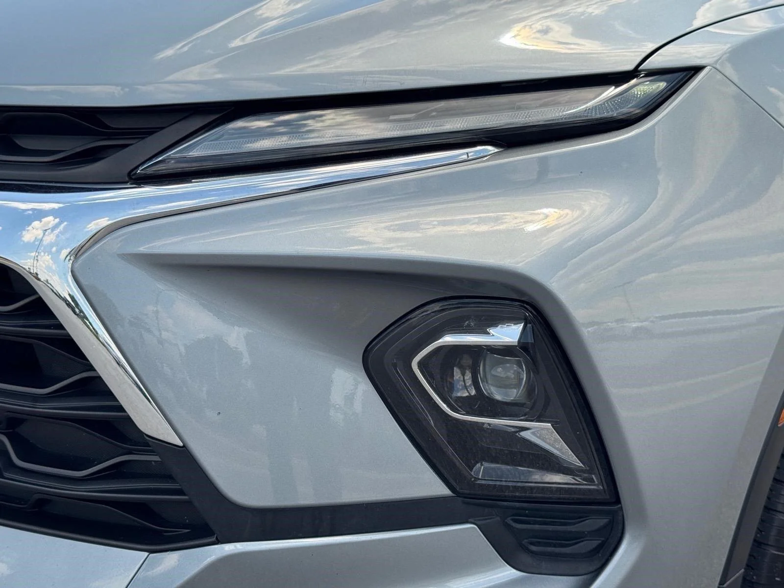 Used 2025 Sterling Gray Metallic Chevrolet LT image 27