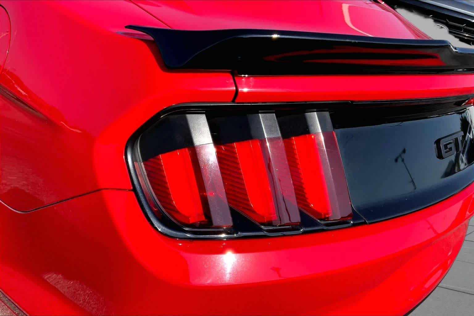 Used 2015 Race Red Ford GT image 22