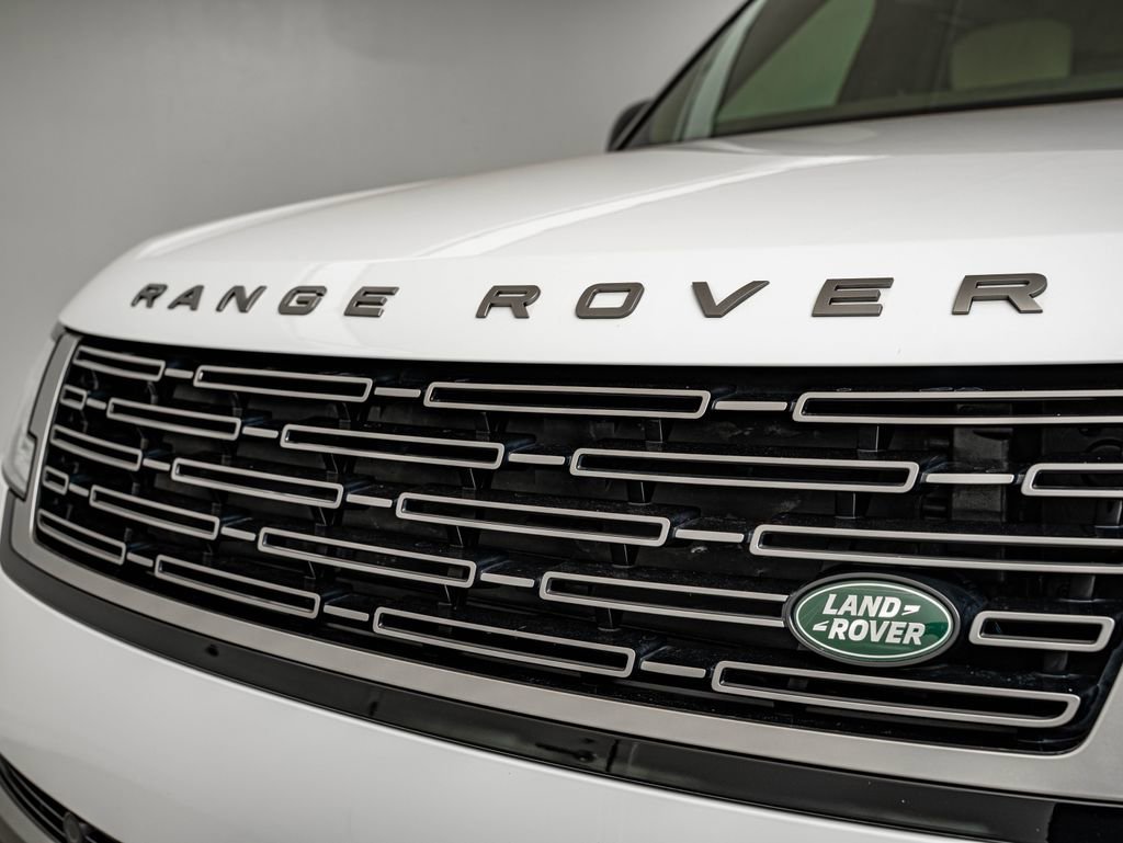 Used 2025 Fuji White Land Rover Autobiography image 12