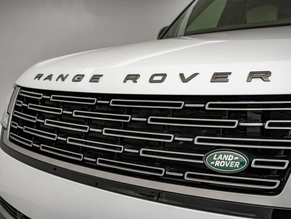 Used 2025 Fuji White Land Rover Autobiography image 12