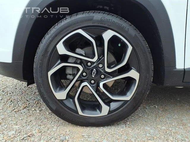 Used 2025 Summit White Chevrolet 2RS image 9