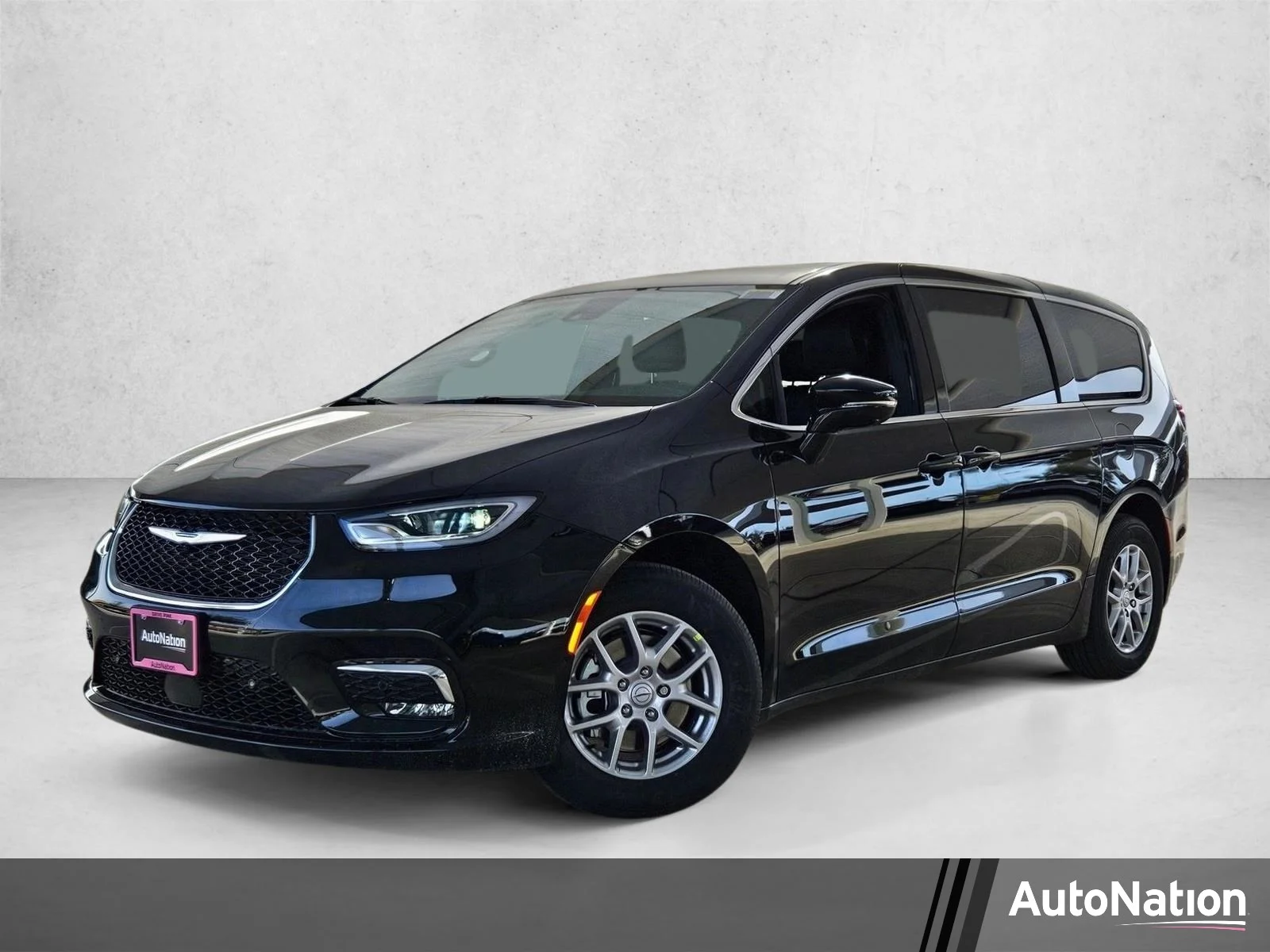 2026 Chrysler Pacifica Select's photo