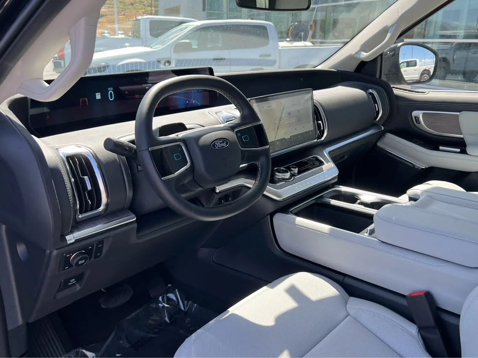 New 2026 Agate Black Metallic Ford MAX Platinum® image 30