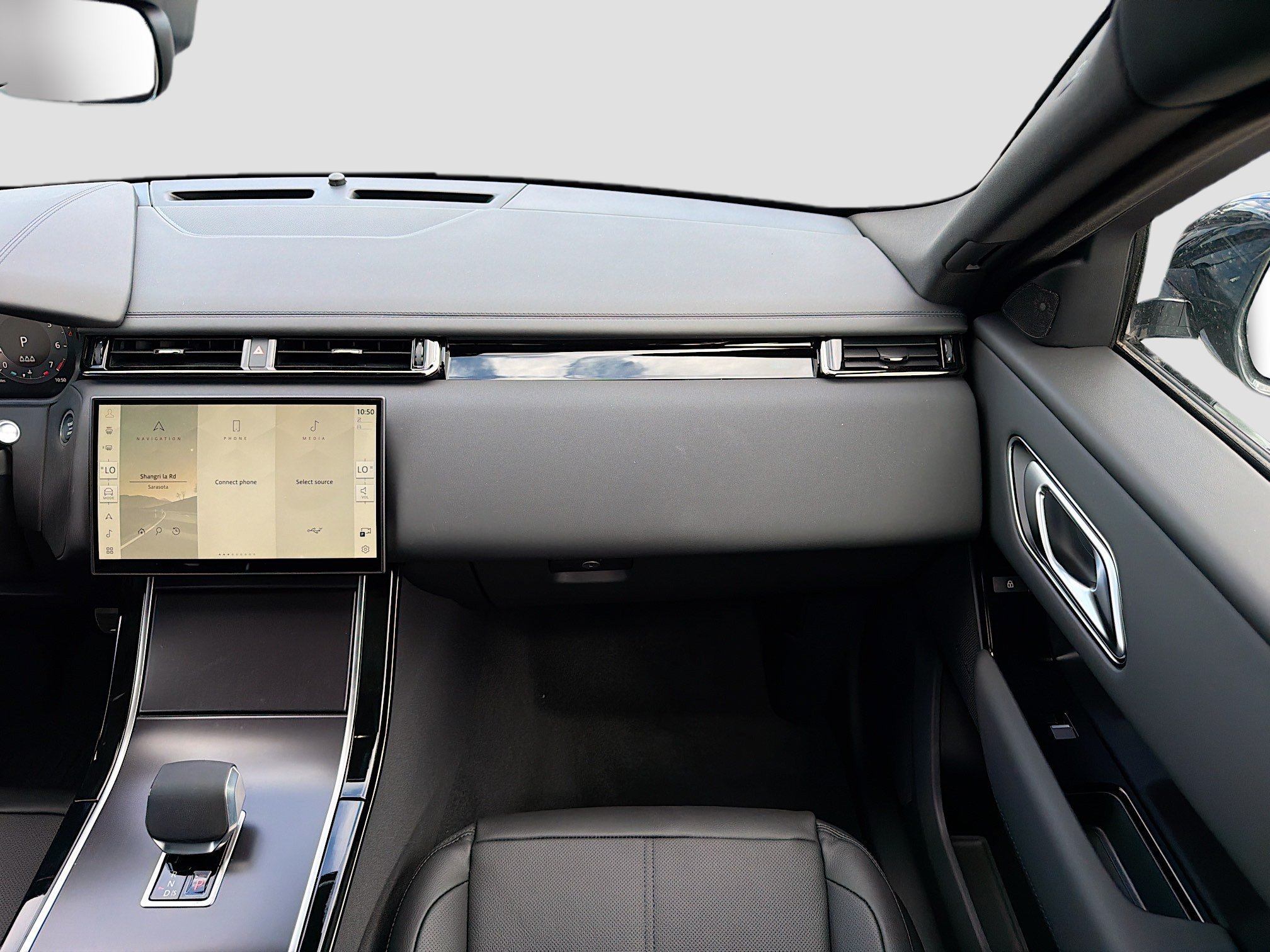 New 2026 Zadar Grey Land Rover Dynamic SE image 18