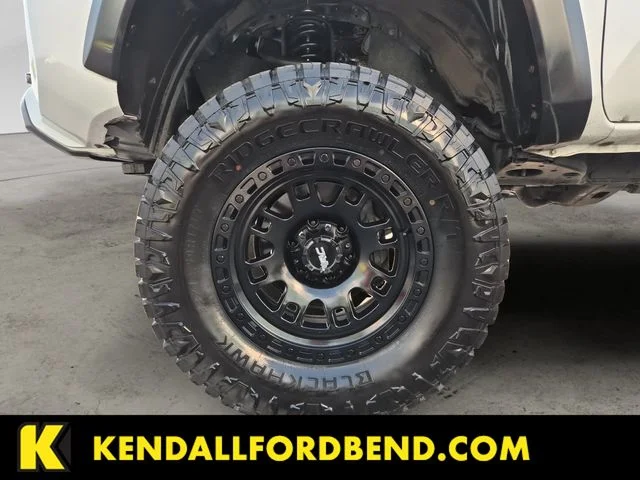 Used 2019 Super White Toyota TRD Off-Road image 9